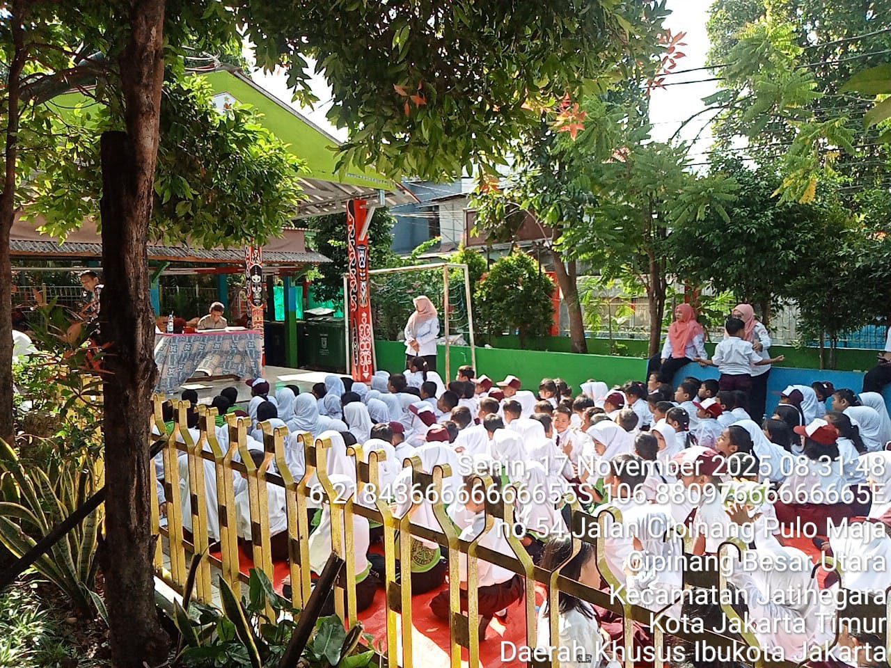 Wisata LiterAsyik Ke SDN Cipinang Besar Utara 08